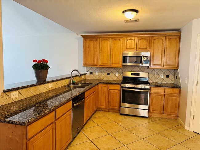 Building Photo - 5935 Wildbriar Ln