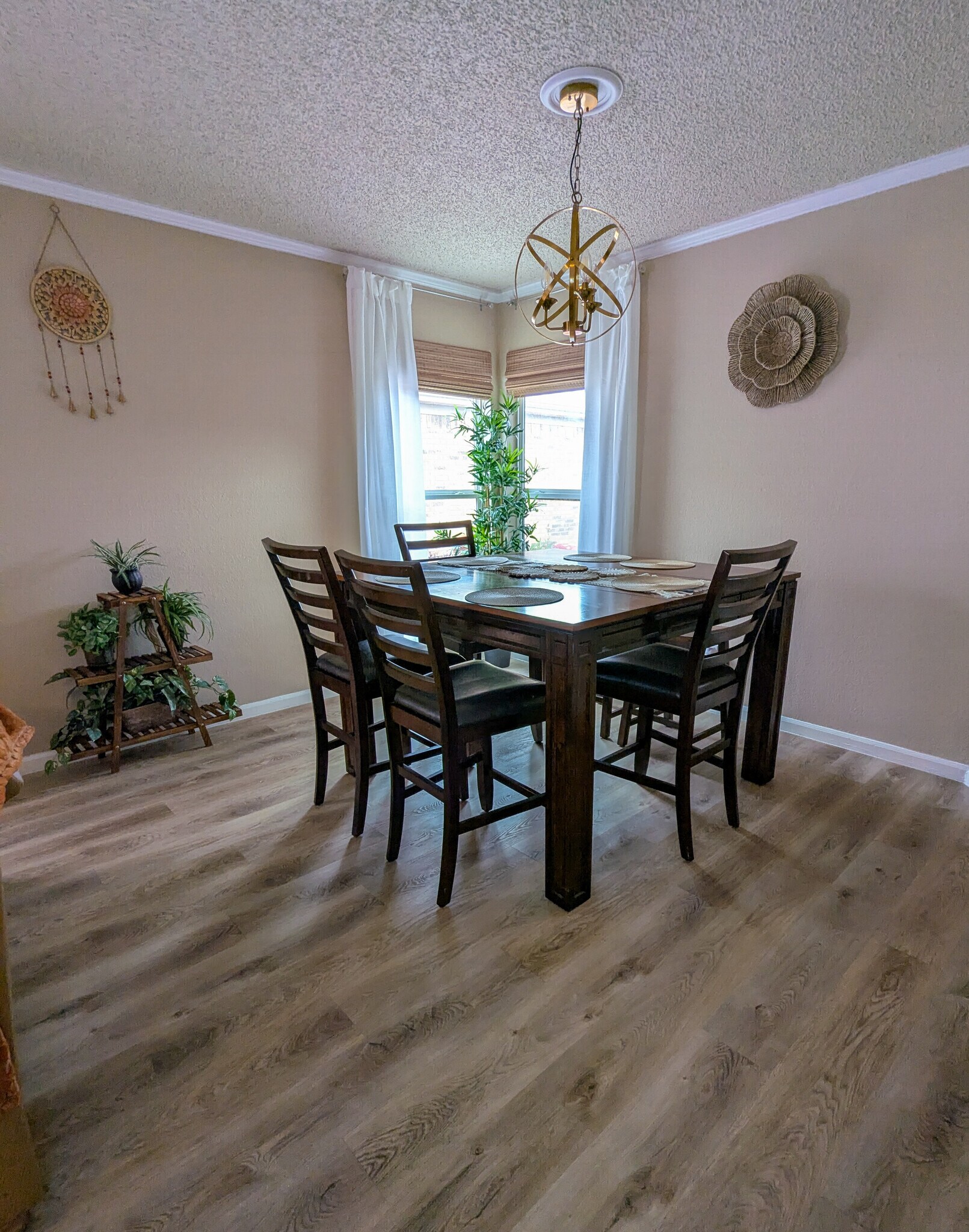 Furnished Dining Room seats 6 - 1909 Lavaca Ct