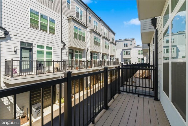 Building Photo - 2018 Tysons Ridgeline Rd