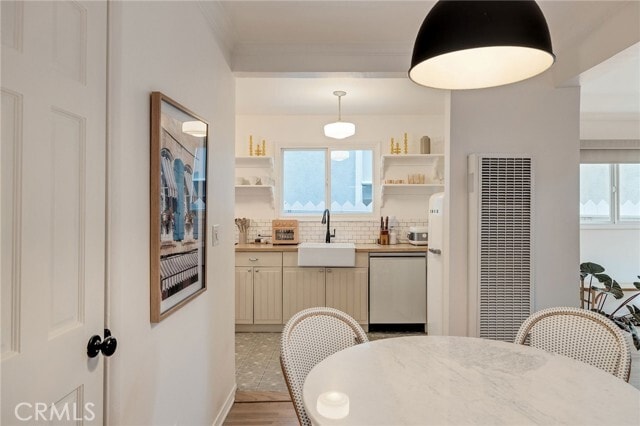 Building Photo - 1706 Carver St