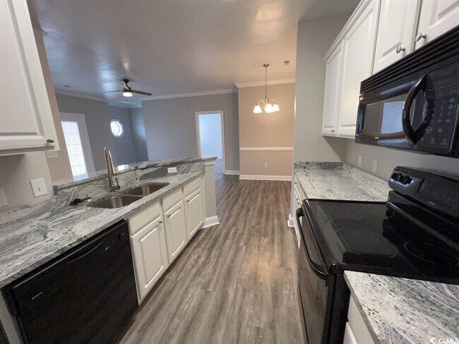 Building Photo - 2057 Silvercrest Dr