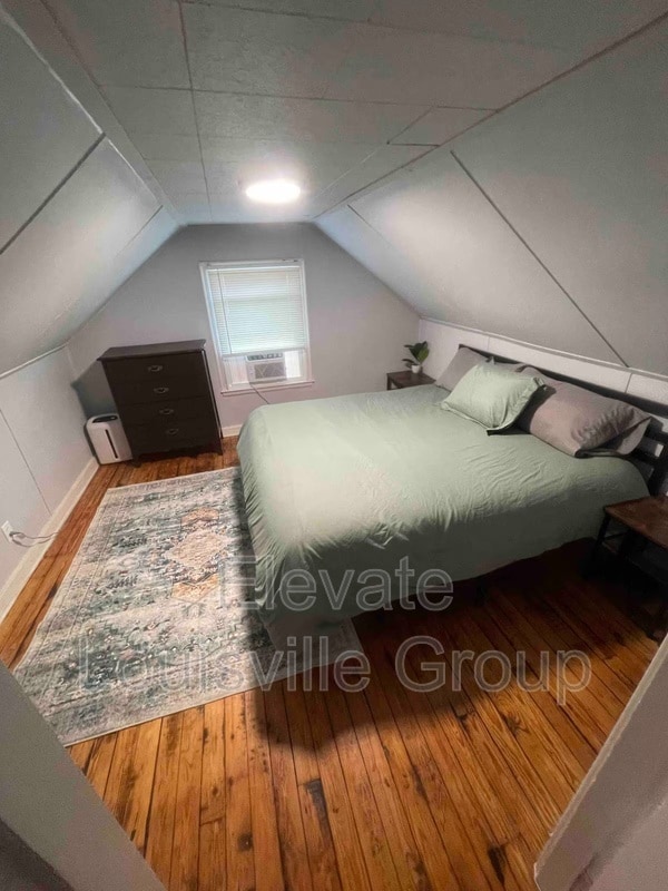 Building Photo - 3320 Oleanda Ave