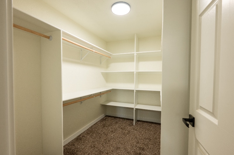 Building Photo - 945 N 7th E St