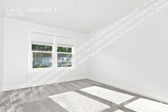 Building Photo - 13411 186th Ave E