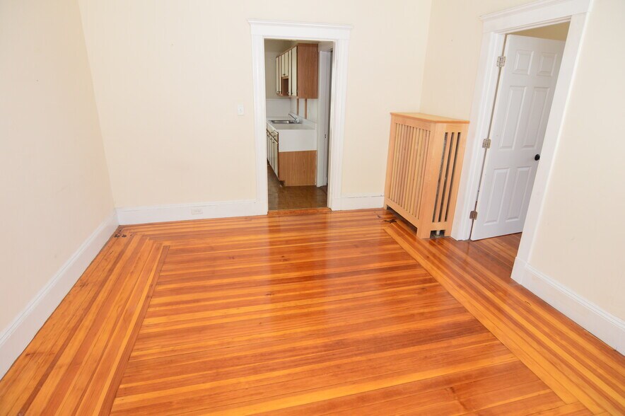 Building Photo - 100 Etna St