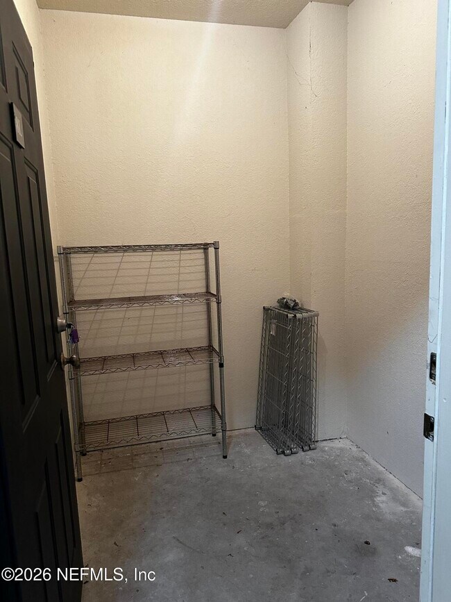 Building Photo - 13810 Sutton Park Dr N