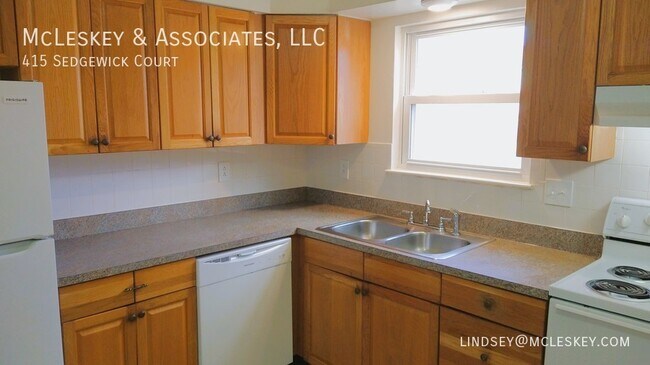 Building Photo - Washington Square Townhouses