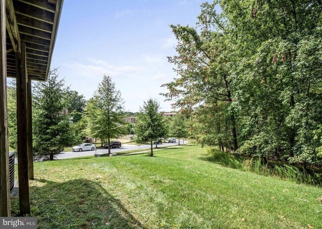Building Photo - 1600 Regent Manor Ct