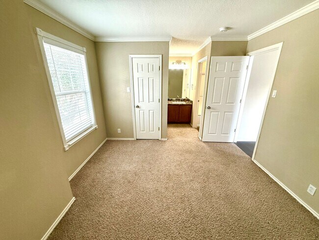 Building Photo - 5716 Watercress Dr