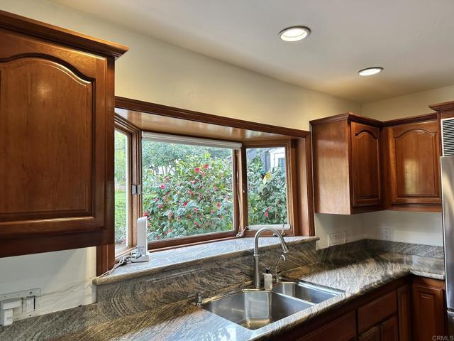 Building Photo - 5810 Loma Verde Dr