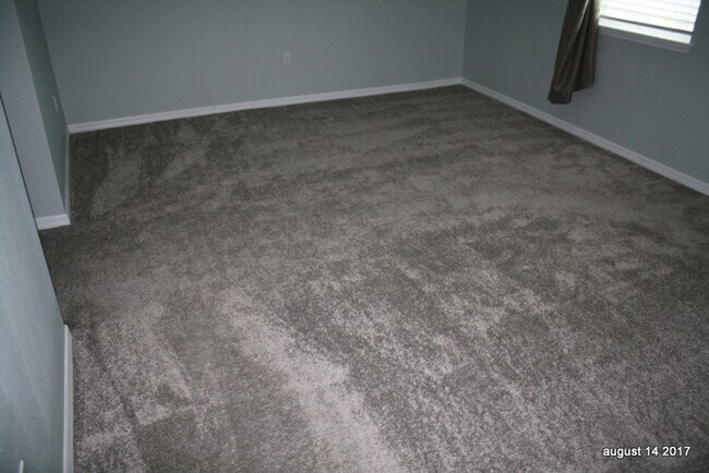 Building Photo - Large 3/3/2 Townhome Carrollwood
