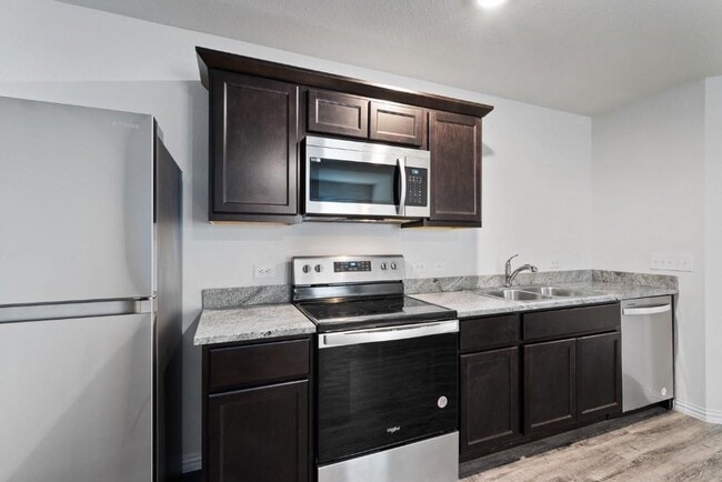 Building Photo - 1151 Magnolia St