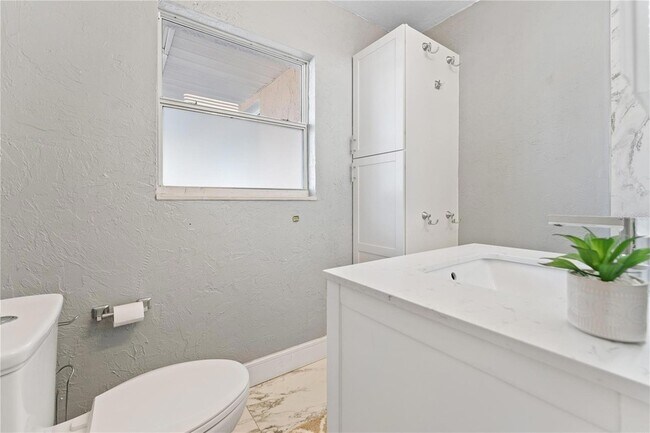 Building Photo - 1841 Buccaneer Dr