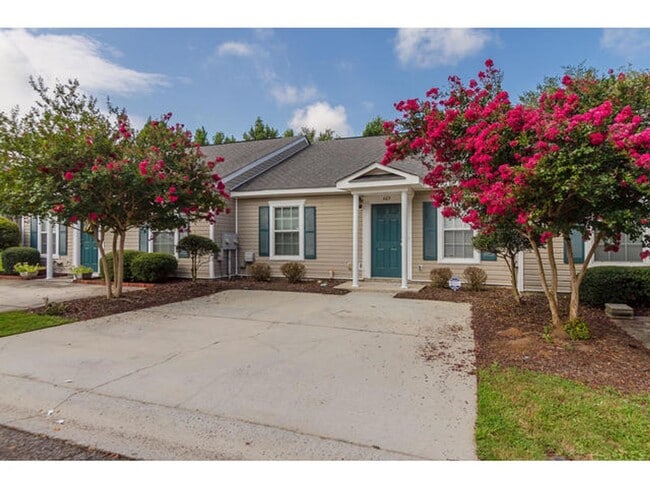Building Photo - 663 Mickelson Way