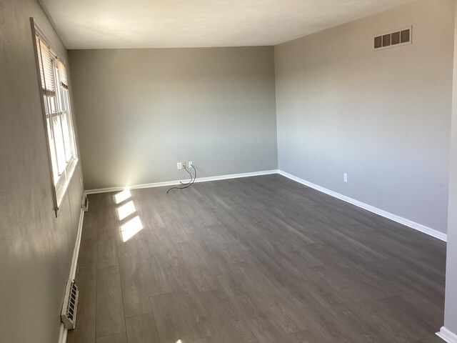 Building Photo - 1702 W Tiffany Ct