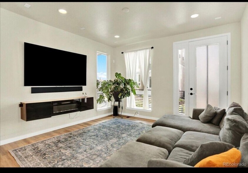 Building Photo - 11205 W 53rd Ln