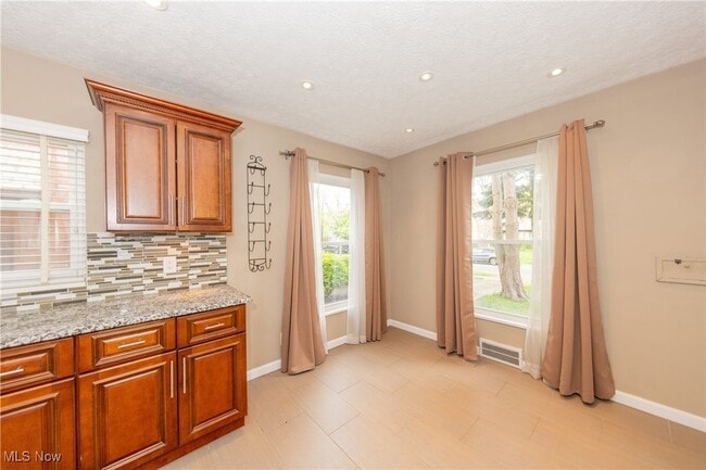 Building Photo - 3702 Glencairn Rd