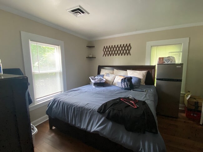 Building Photo - 6 McCabe St