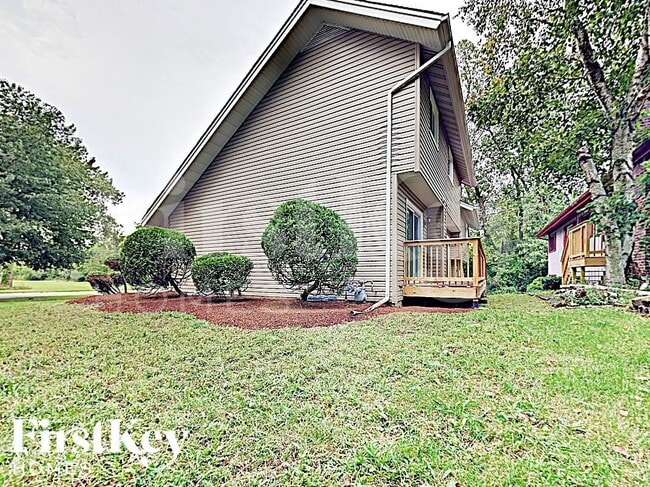 Building Photo - 707 Rose Ln