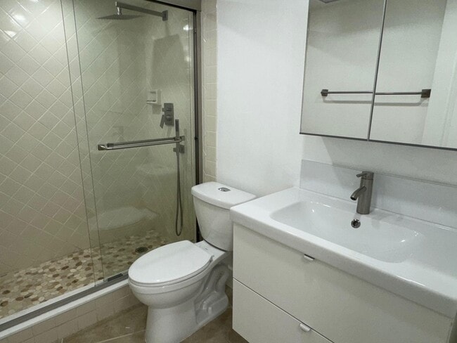 Building Photo - 3095 N Course Dr