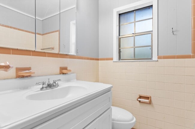 Building Photo - Charming 3-Bedroom Home in the Heart of Ocean Springs!