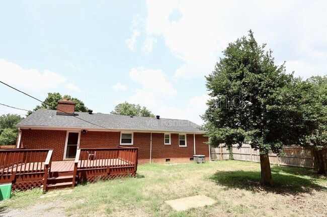 Building Photo - 5601 Eunice Dr