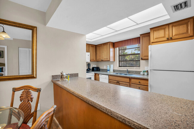 Building Photo - 600 Neapolitan Way
