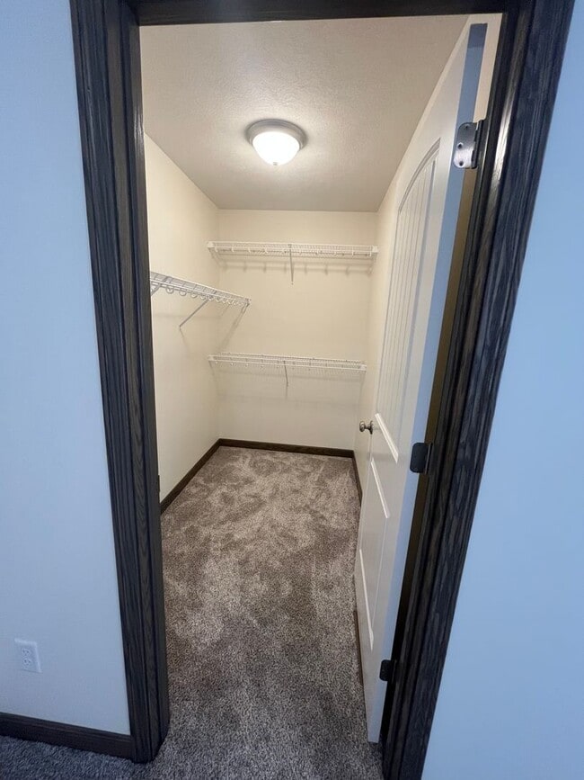 Building Photo - 786 Glory Dr
