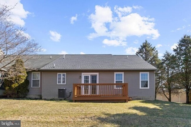 Building Photo - 12 Burr Oak Dr