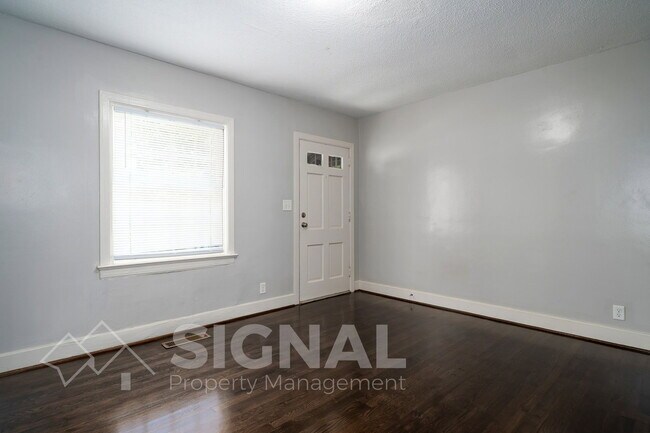 Building Photo - 4724 Terrace M