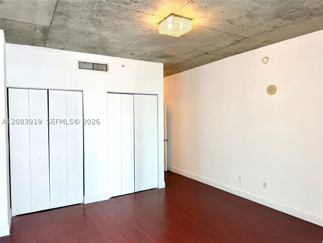 Building Photo - 690 SW 1st Ct