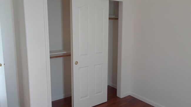 Building Photo - Spacious 3 bedroom home near Roseville Galleria Mall