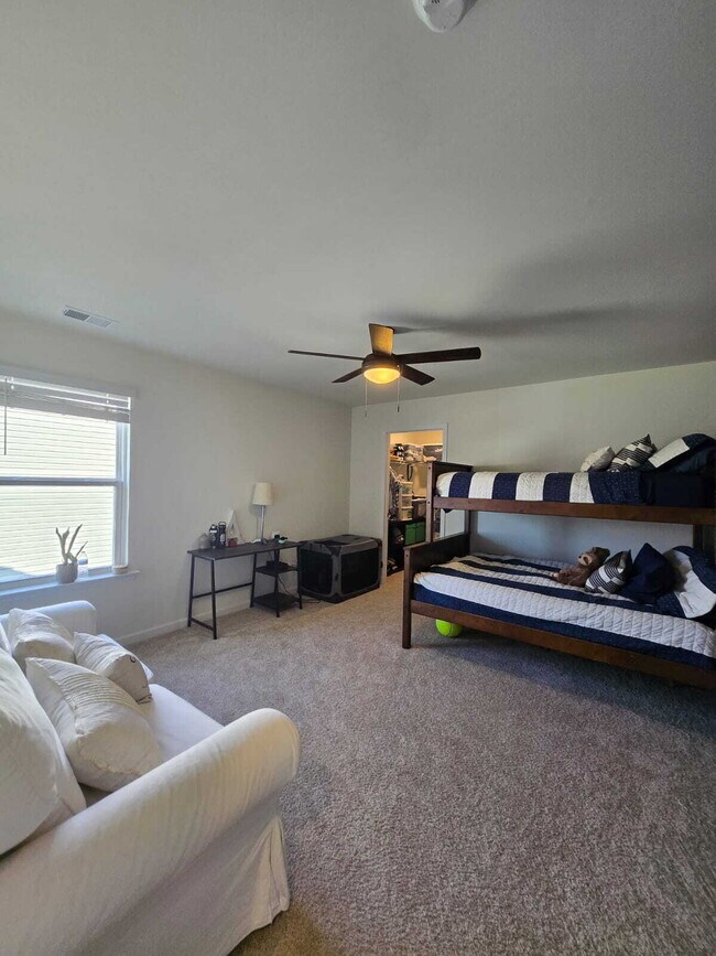 Building Photo - Charming Home in Sweet Briar Community