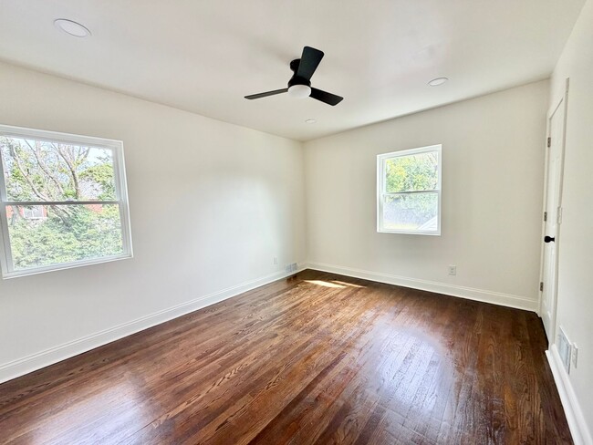 Building Photo - 3036 S Hegry Cir