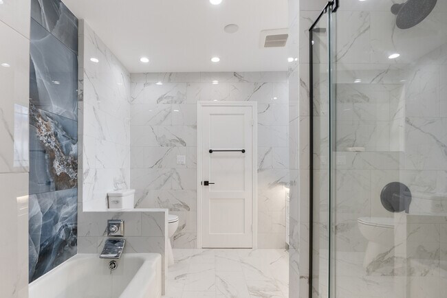 Building Photo - 1429 Ellsmere Ave