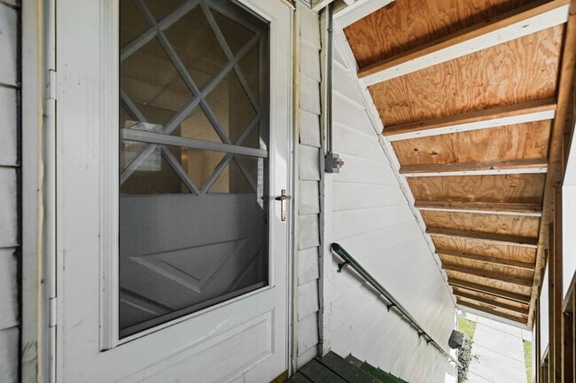 Building Photo - 129 S Clay St