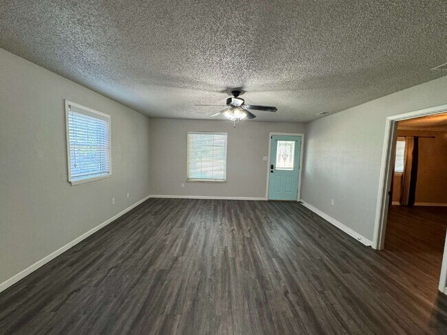 Building Photo - Beautiful 2 Bedroom 1 Bath House in Idalou