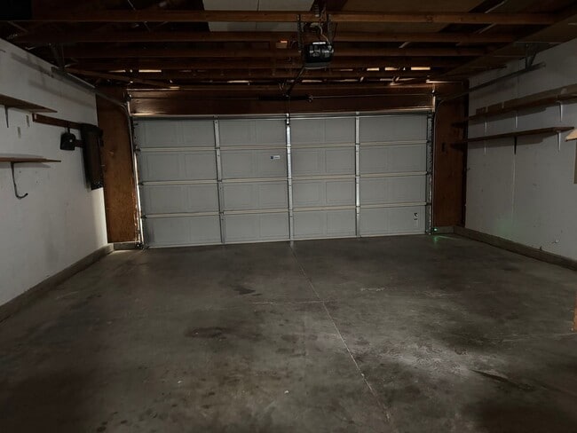 Building Photo - 8160 Clarion Cir