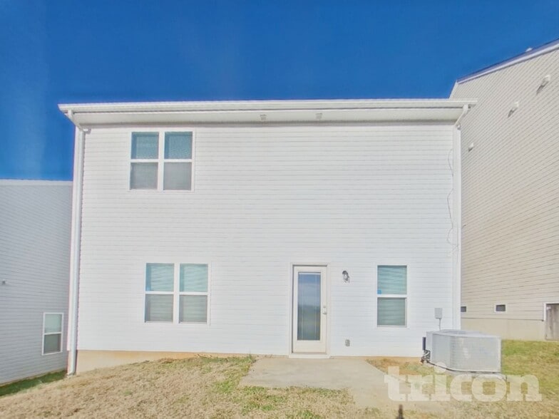 Building Photo - 11335 Breezehill Ln