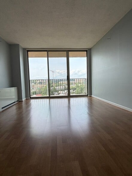 Building Photo - 1225 Martha Custis Dr