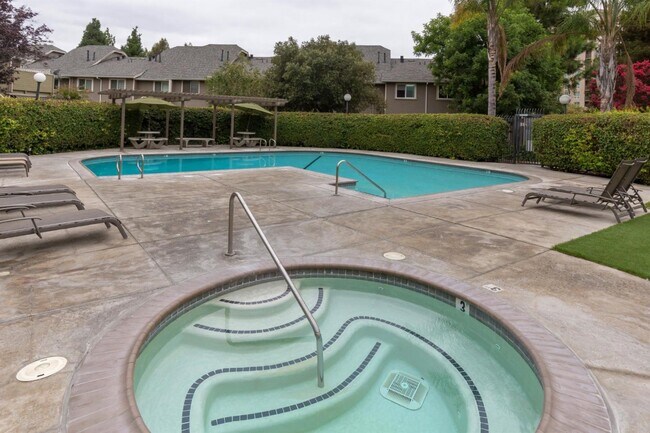 Pool and Hot Tub - 274 Shadow Run Dr