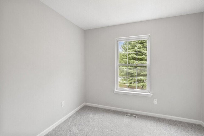 Building Photo - 2258 N Tollgate Cir