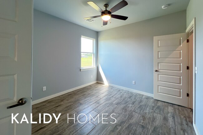 Building Photo - 213 Olde Ml Ct