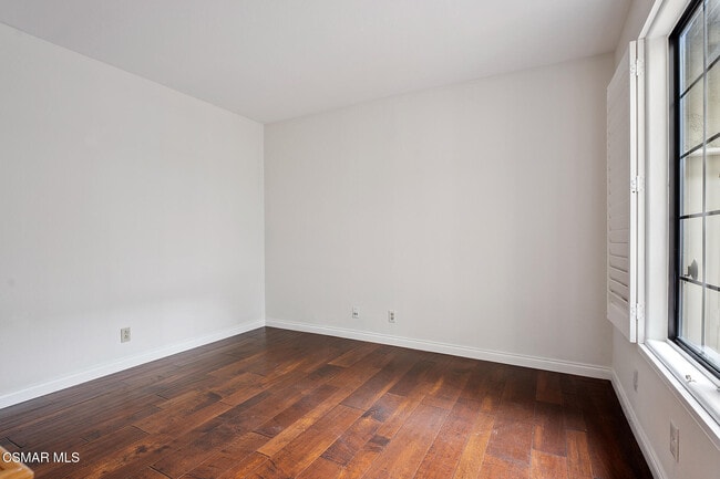 Building Photo - 29723 Strawberry Hill Dr