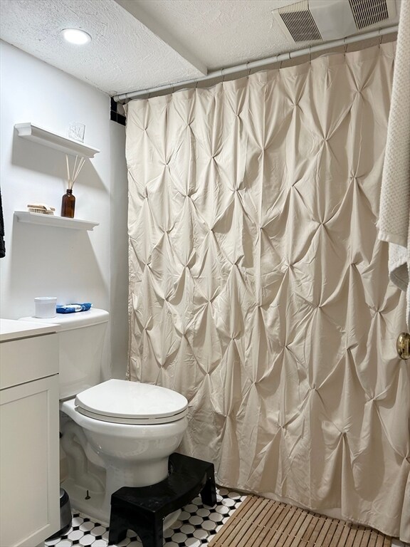 Building Photo - 390 Riverway