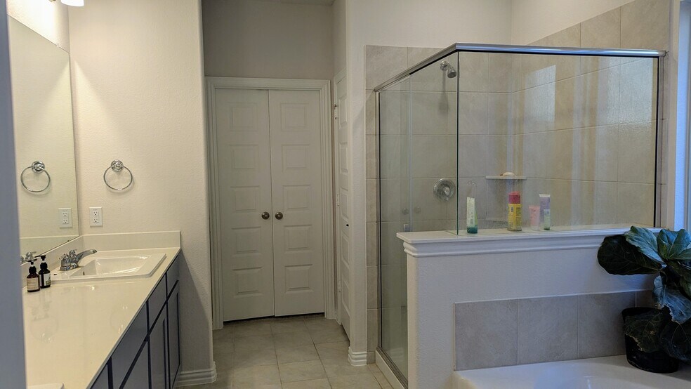 Building Photo - 16933 Sophora Ave
