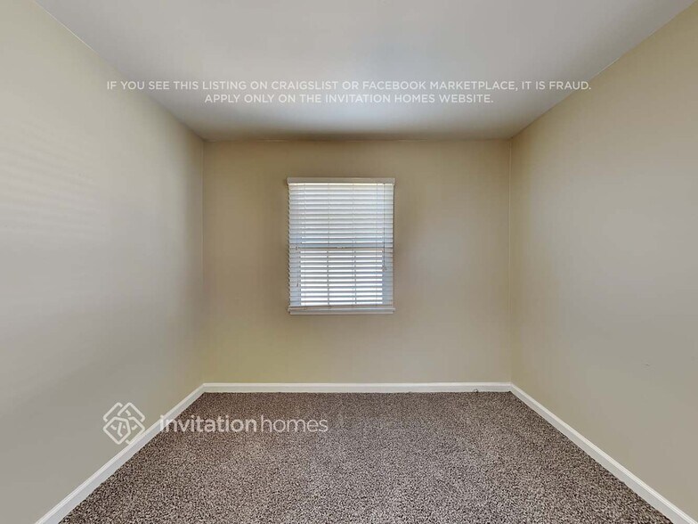 Building Photo - 12807 Woodridge Ave