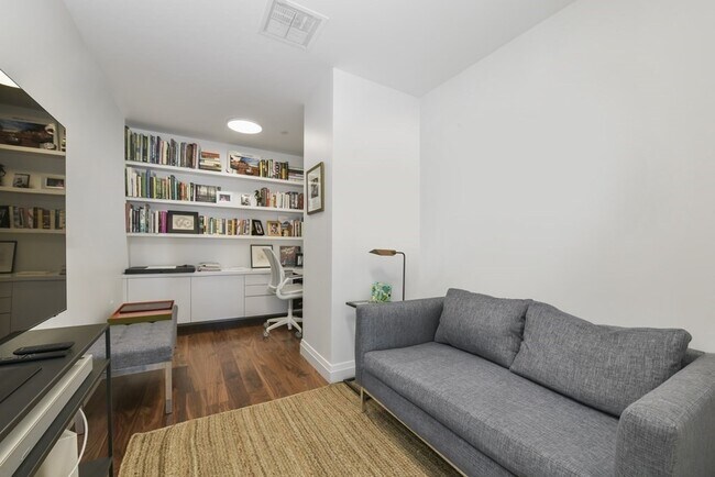 Building Photo - 110 New Sudbury St