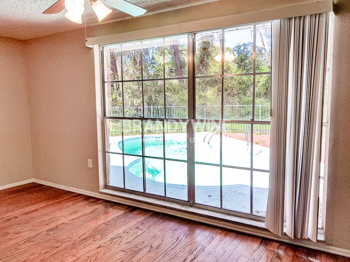 Building Photo - 7755 Tanglewood Dr