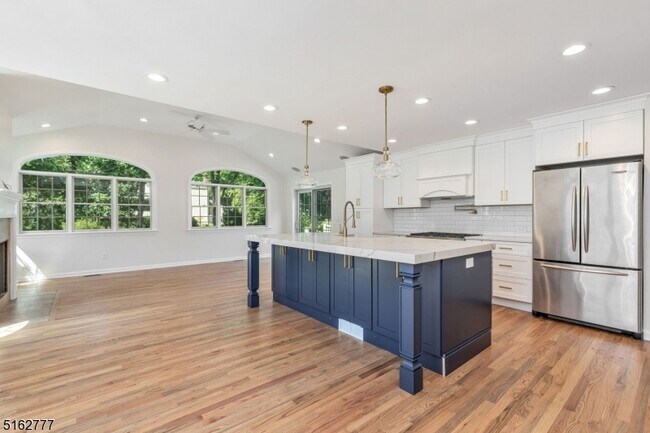 Building Photo - 27 Glenbrook Rd